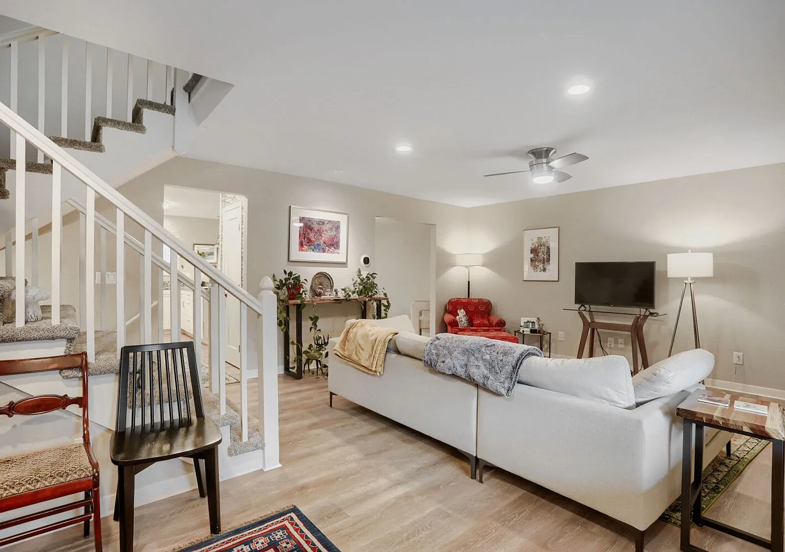 Spacious 3-Bedroom South Boulder Townhome with Finished Basement & Community Pool! — Photo 1