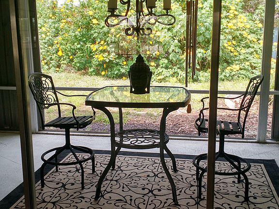 Large Enclosed Screen Porch 