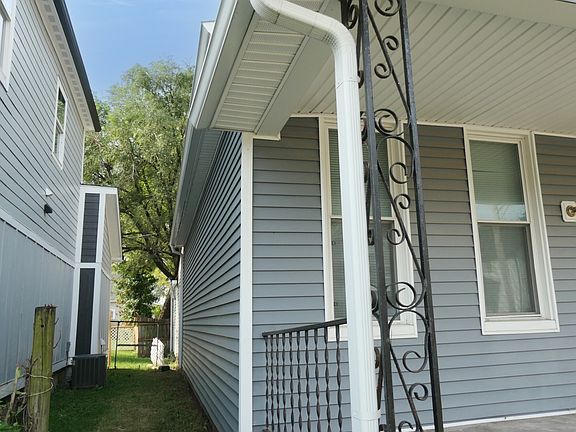 2nd image of 211 Wisconsin St