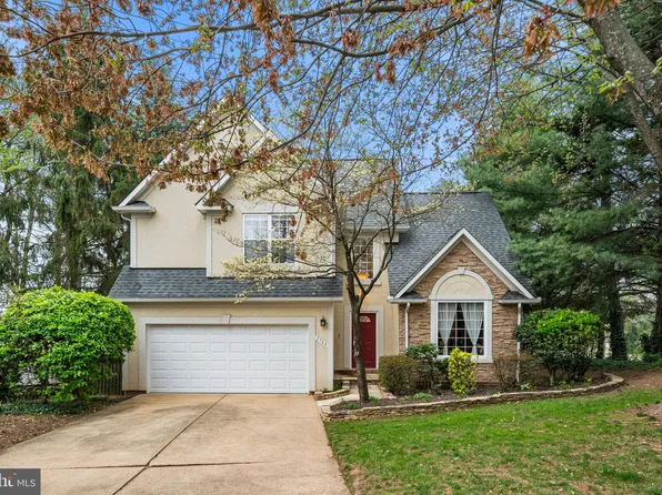 2784 Devonshire Garden Ct, Falls Church, VA 22042