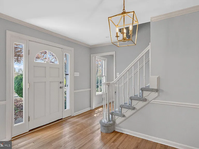 21733 Oatlands Rd — Photo 32
