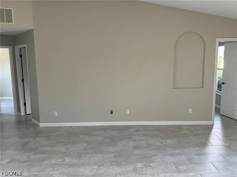 3716 SW 15th Pl — Photo 6