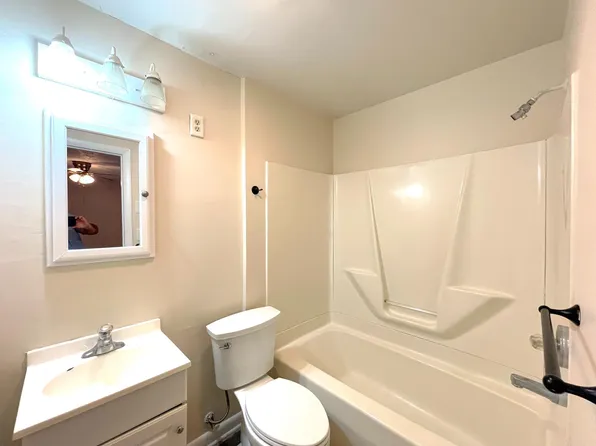 405 Clubhouse Dr, Lusby, MD 20657