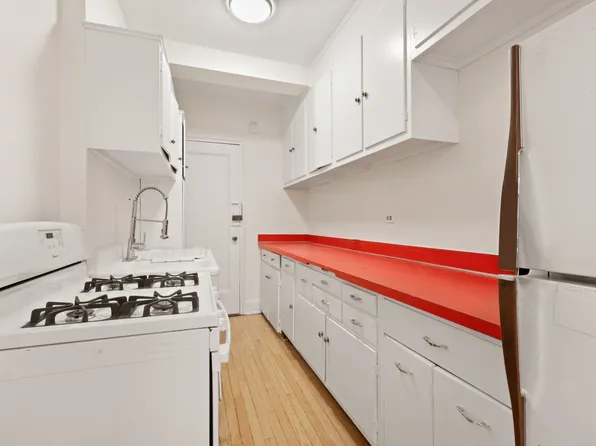 136 East 36th Street image 5 of 9