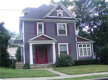 1st image of 221 E Pearl St