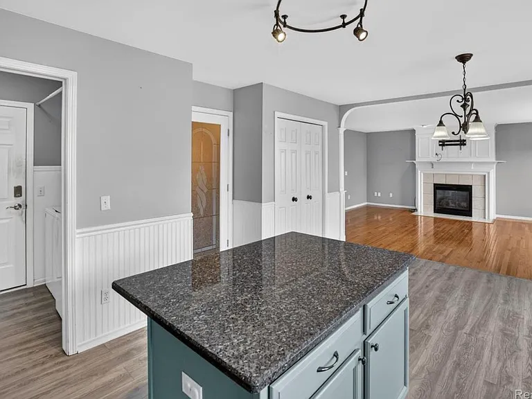5001 Meadow Crest Cir — Photo 16