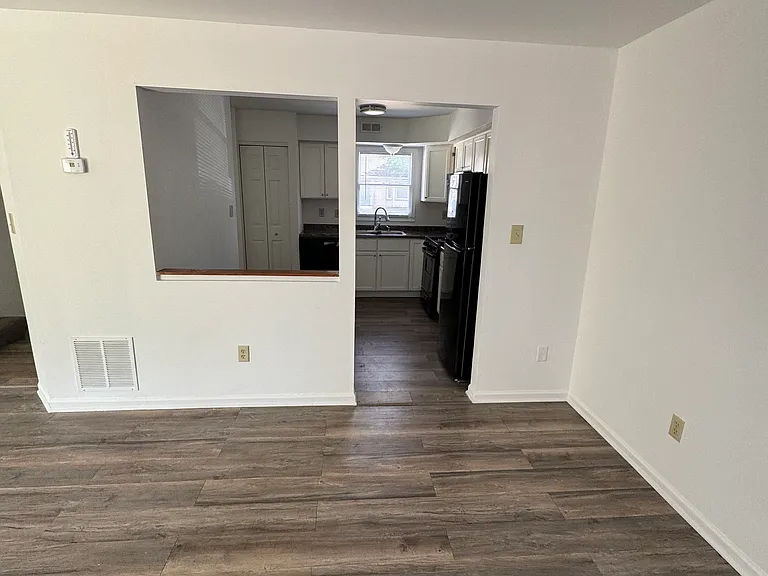 6076 Pennsylvania Dr — Photo 6