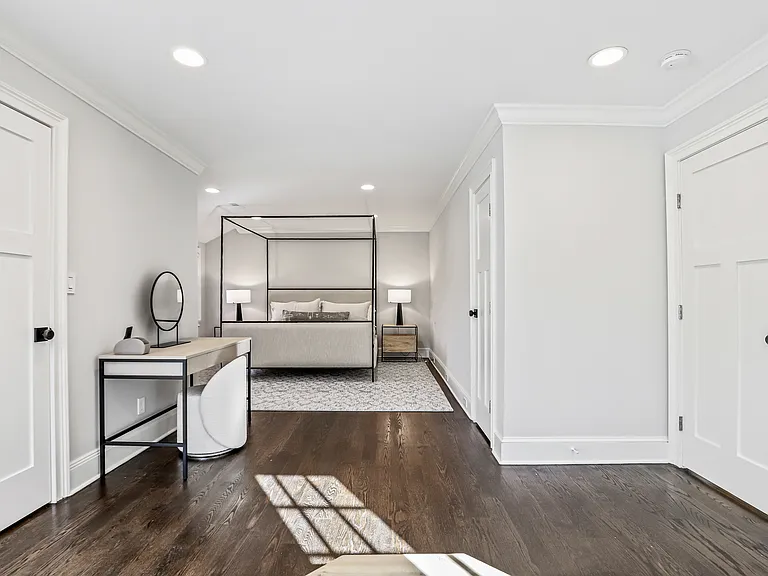 849 Lake Ave — Photo 29