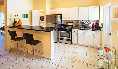 Floor plan 2 BEDS 1 BATH DEN