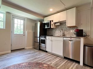 17 Sunset Dr, Dover, NH 03820