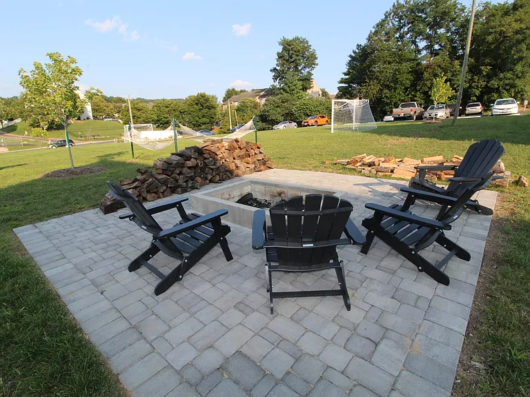 1360 Hunters Rd #D — Photo 15