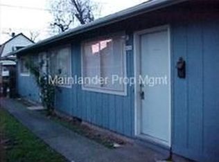 10224 S Riverside Dr, Portland, OR 97219