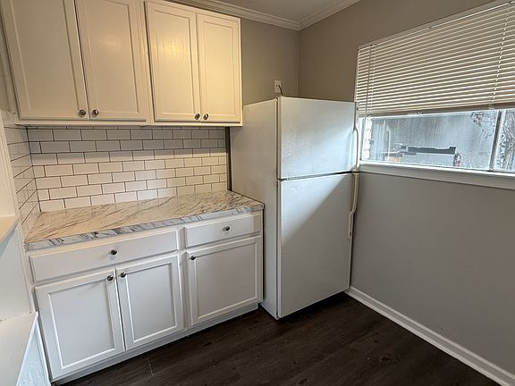 4th image of 1660 Richmond Ave #11523622