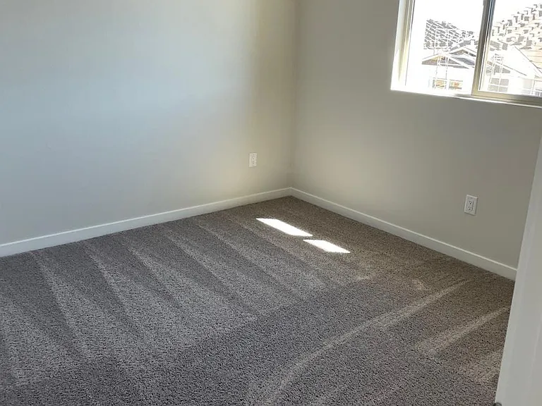 145 Medianoche St — Photo 14