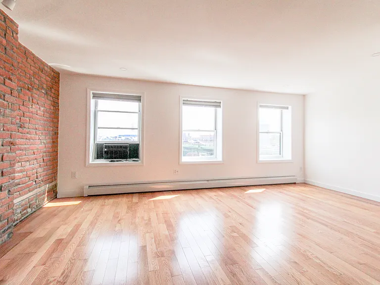 137 Huntington St #4 — Photo 2