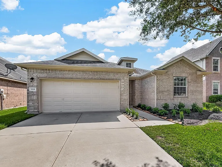 9118 Cavalier Ln — Photo 3