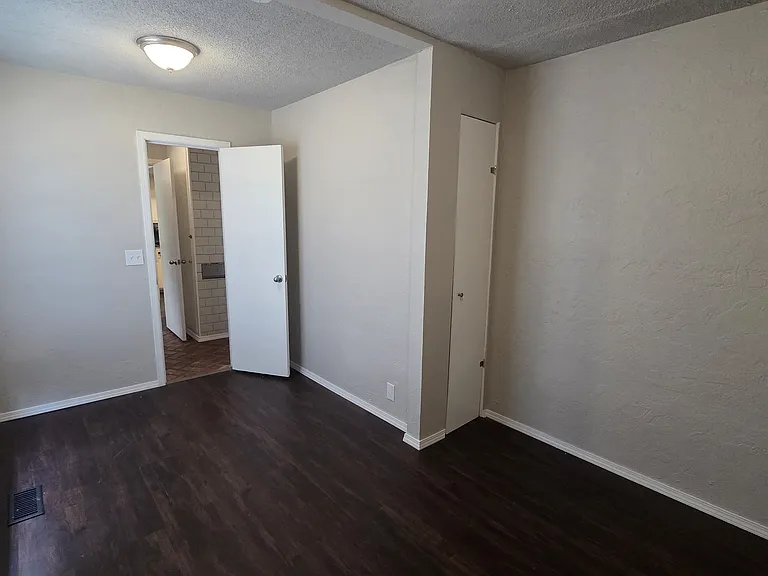 401 Norton Cir — Photo 20