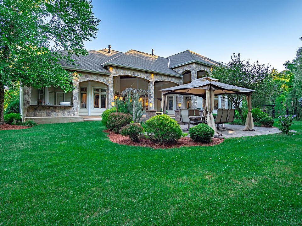 1st image of 3 Walden Ln