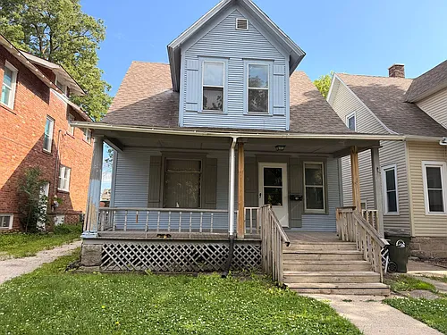 913 5th Ave N Photo 1