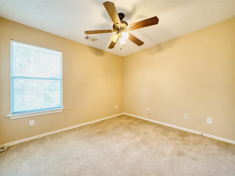 2831 Hackamore Hollow Ln — Photo 21