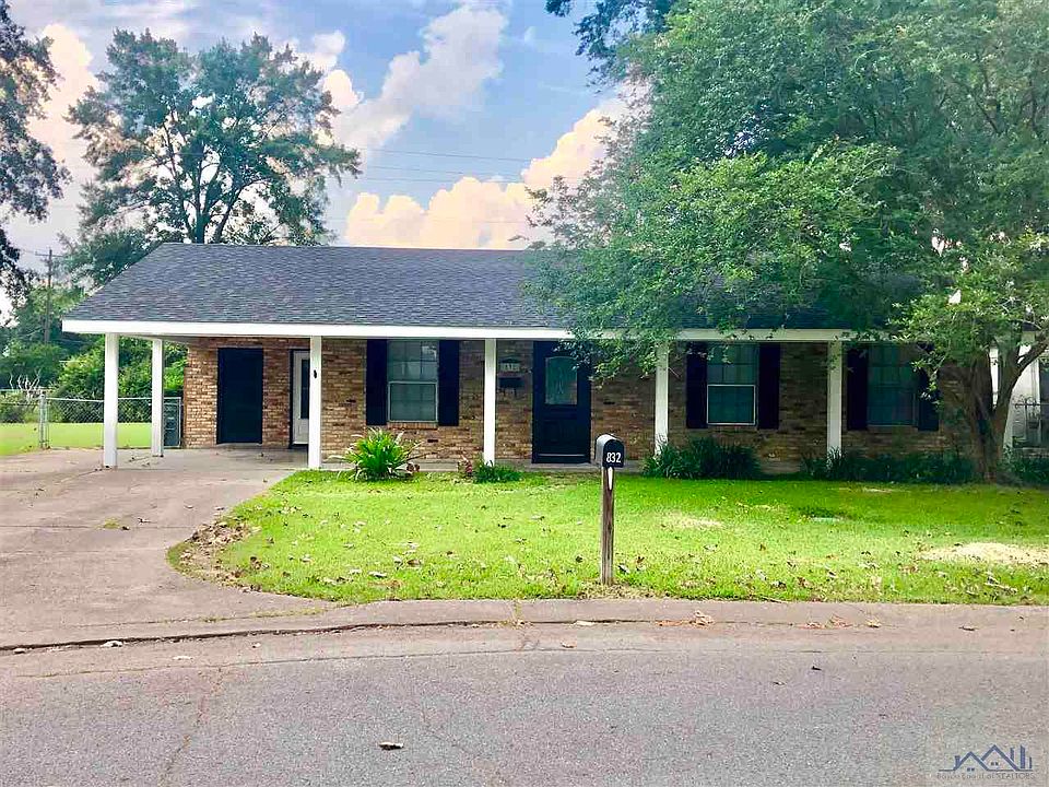 1st image of 832 Winfield Blvd