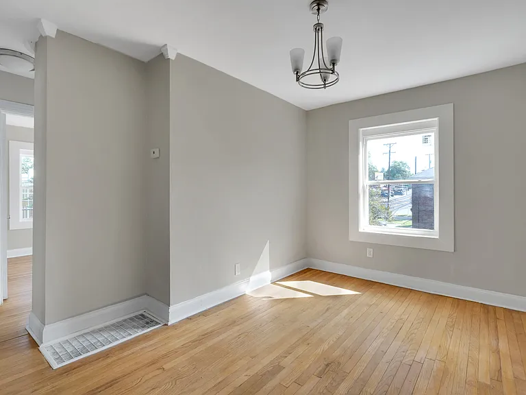 Berkshire Apartments — Photo 20