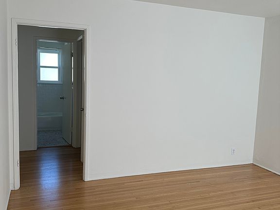 2nd image of 6054 Greenleaf Ave APT B
