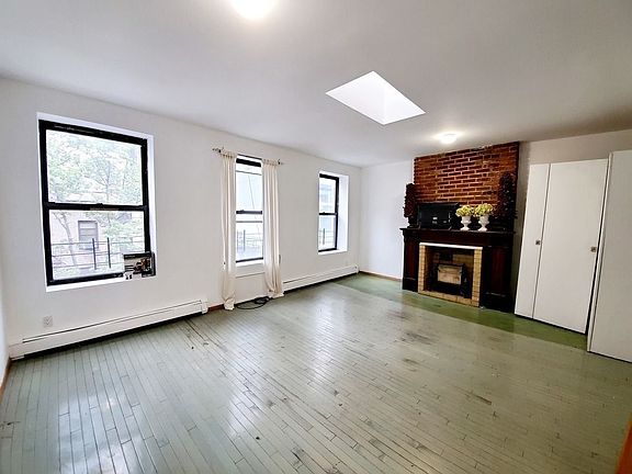 3rd image of 140 Lawrence St