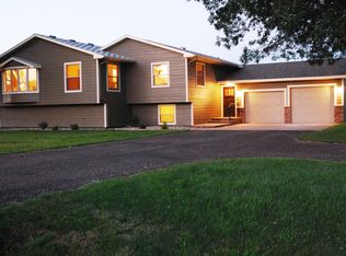 1126 Fairway Dr, Pierre, SD 57501