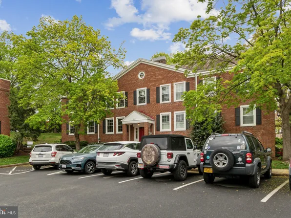4858 28th St S APT A1, Arlington, VA 22206