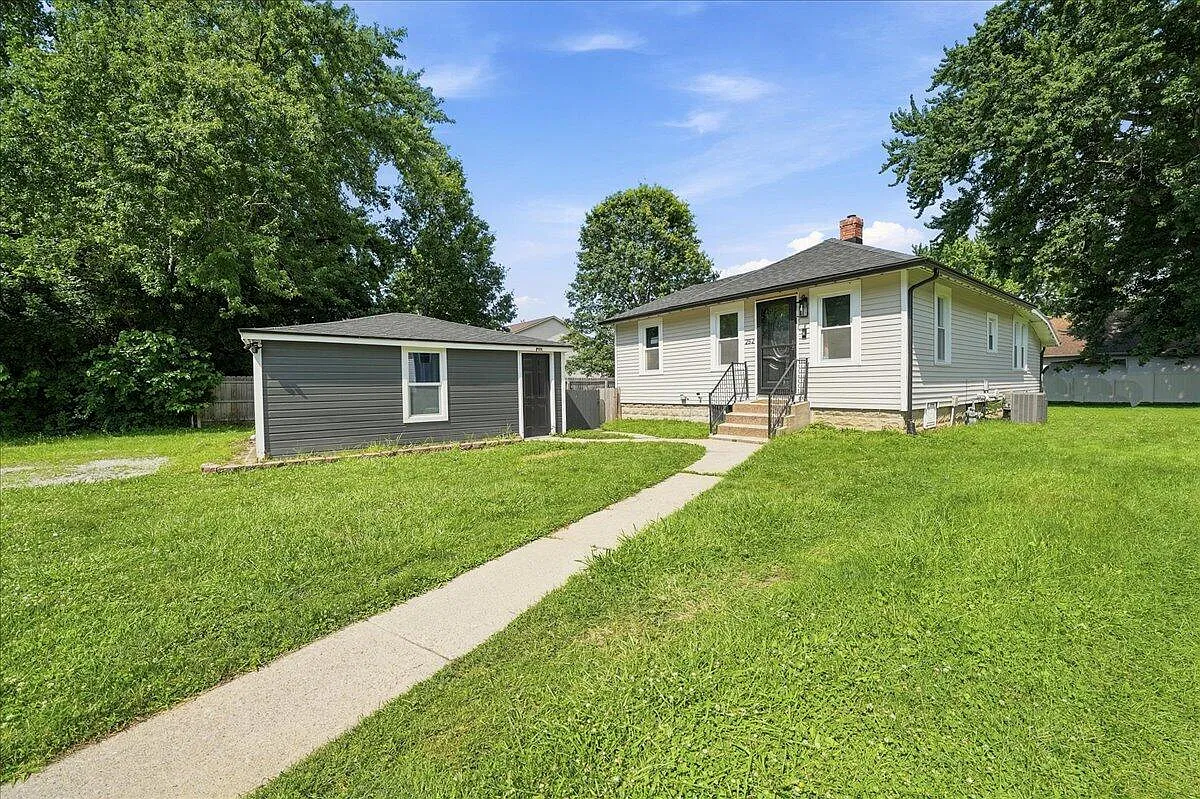 3 bed, 1131 sqft, $2,200 — Photo 1
