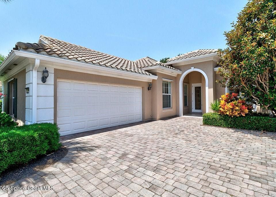 1st image of 5209 Eleuthra Cir