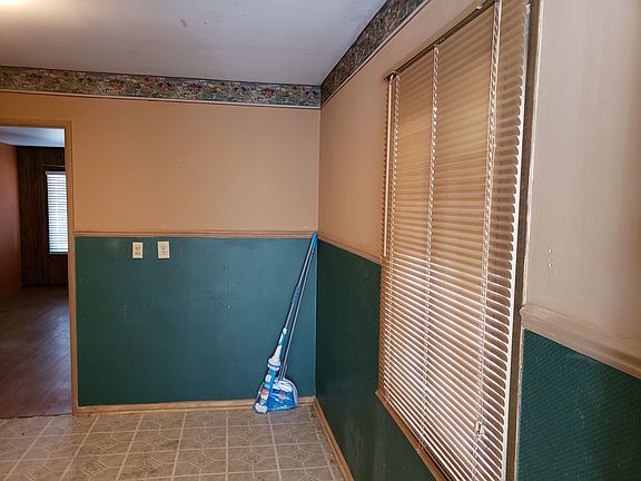 4th image of 4933 Diana Dr
