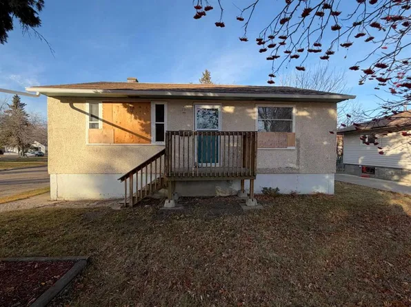 5618 S 51st St, Lloydminster, AB T9V 0R3