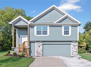 21700 Westover Rd, Peculiar, MO 64078