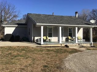 418 Hayes St, Pomona, KS 66076