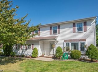 92 Howell Ave, Fords, NJ 08863