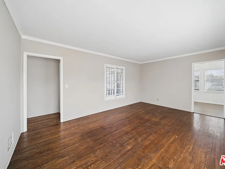 1402 N Mansfield Ave #1/2 — Photo 3