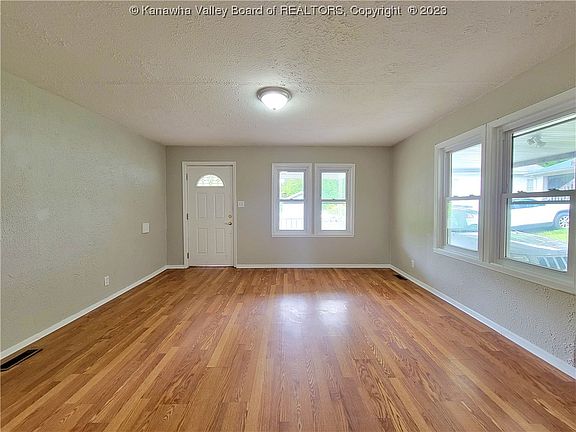 3rd image of 1902 2nd Ave