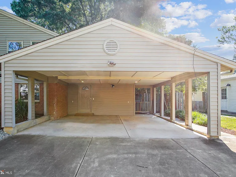 8509 Cyrus Pl — Photo 39
