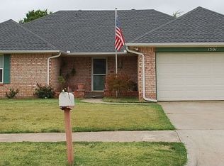 1501 Smoking Tree St, Moore, OK 73160