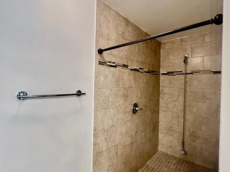 12906 Ohio Woods Ln — Photo 8