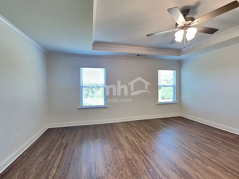 1079 Ashlyn Ct — Photo 13