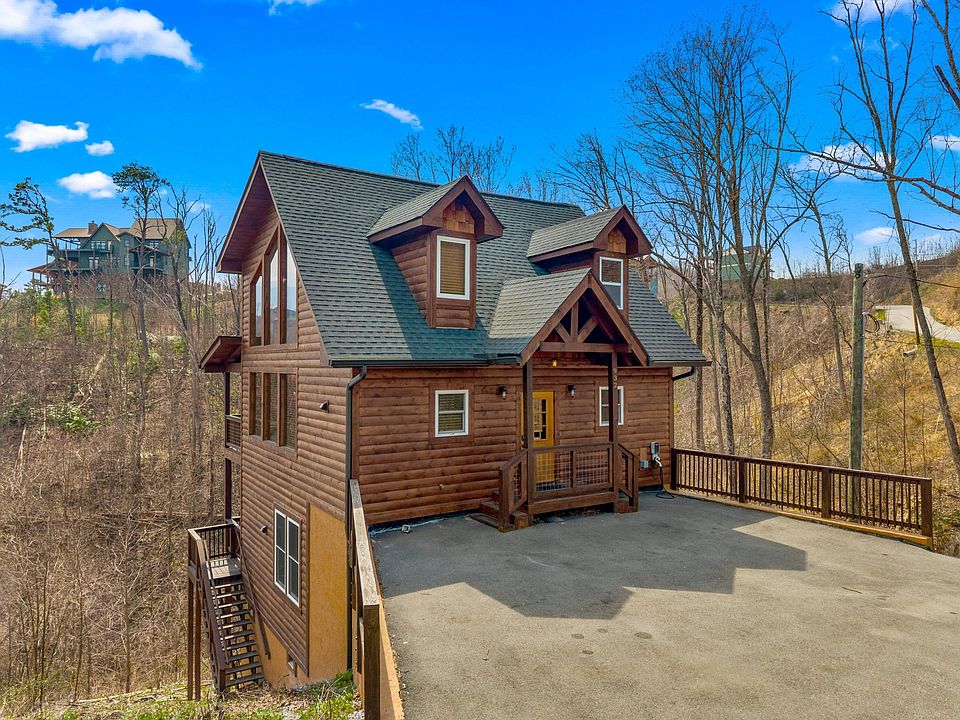1st image of 932 Chestnut Dr