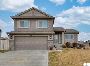 18604 Rosewood St, Omaha, NE 68136