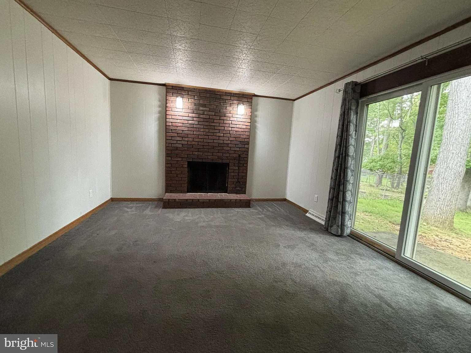 4 bed, 2.5 bath, 2277 sqft, $3,600 — Photo 4