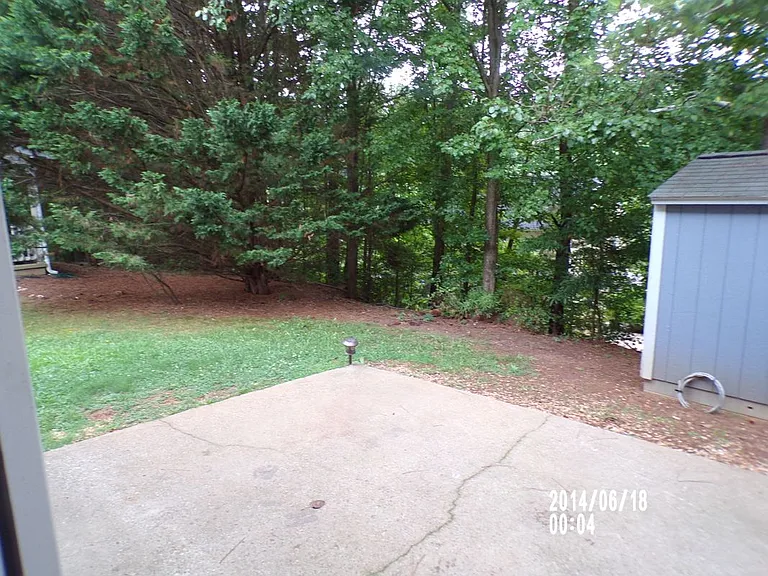 4705 Victoria Dr — Photo 4