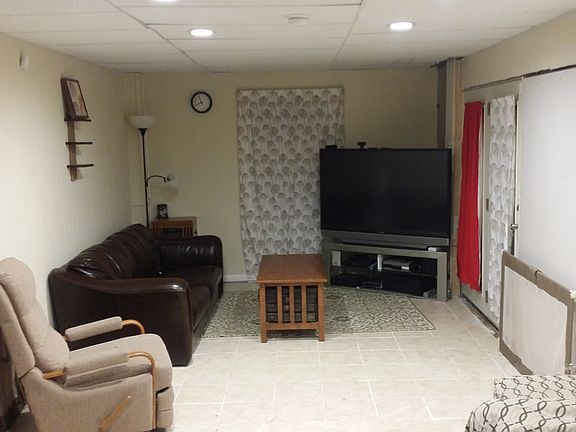 3rd image of 1622 King St