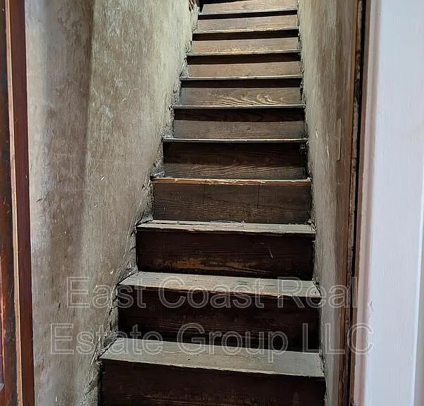 304 1/2 W Martin St — Photo 35