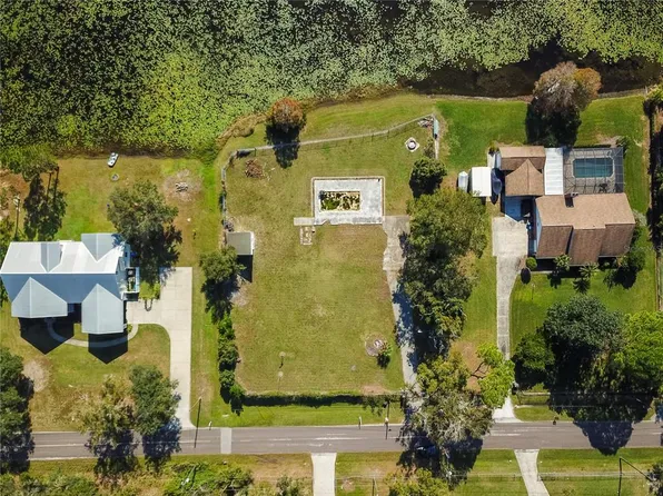 2009 Wallace Rd #1, Lutz, FL 33549